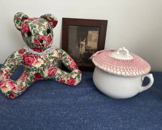 Chamber pot, Floral Bear, oak framed antique photo 