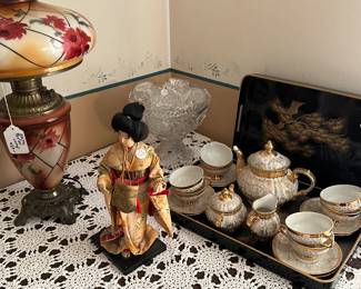 Tea set, parlor lamp 
