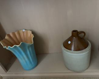 Roseville, Hull, Weller pottery