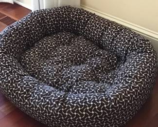 Beautiful Frontgate Dog bed