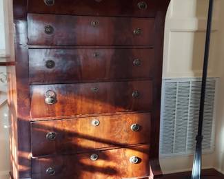 Stunning antique Chest of drawers