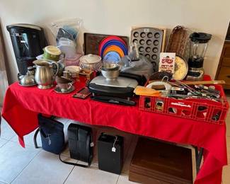 kitchen misc, nutri bullet, george foreman, blender