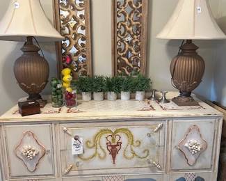 painted sideboard, decor, lamps