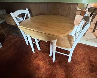 Kitchen table and 2 chairs