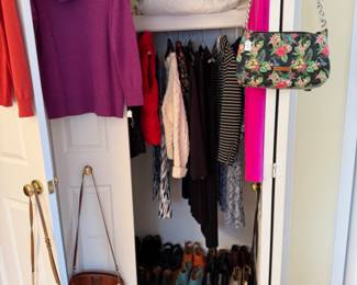 Women’s Size Small and Medium, Women's purses