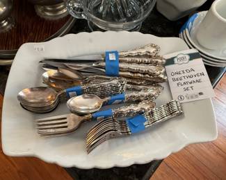Oneida Beethoven Flatware Set