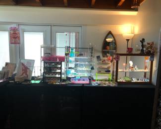 Overall picture of Ashleigh’s jewelry, collectibles and vintage post cards 