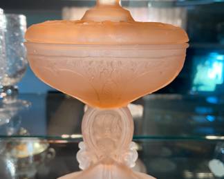 1930's Lady Cameo Pink Satin Glass Powder
Jar.
