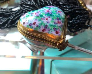 Porcelain trinket box