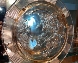 Vintage Federal Pink Depression
Glass Cake Plate Sharon Cabbage
Rose