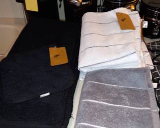 Items Located In The Kitchen / Dining Room