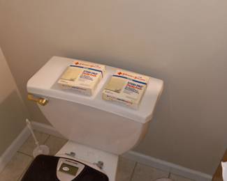 Items Located In The 1st Bedroom (MASTER)