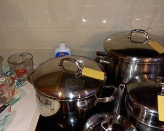 Items Located In The Kitchen / Dining Room