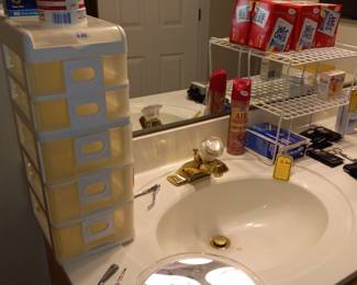 Items Located In The 1st Bedroom (MASTER)