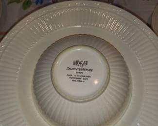 Items Located In The Kitchen / Dining Room