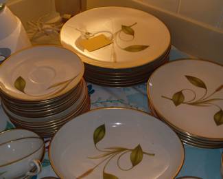 Items Located In The Kitchen / Dining Room