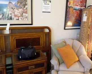 Items Located In The 1st Bedroom (MASTER)