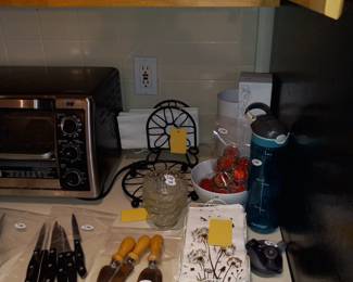 Items Located In The Kitchen / Dining Room