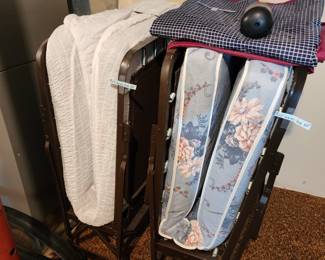 2 folding beds