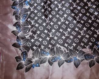 Louis Vuitton scarf/shawl. Pure silk, made in Italy.