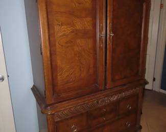 Second armoire for clothing and TV. "Schnadig"