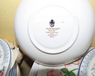 Wedgwood dinner set. "Rosedale"
