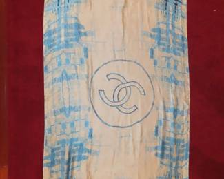 .Authentic Chanel scarf/shawl. Pure silk. Made in Italy.