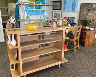 Dry bar/display case
48” long x 16” deep x 38” tall
Excellent condition 