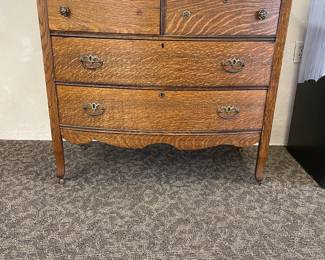 Dresser early 1900’s
35” tall x 20 3/4 deep x 42” long
Good condition 