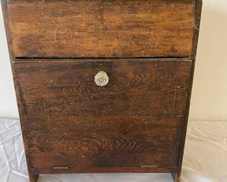 Shoe shine cabinet 