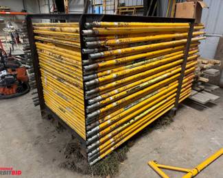 Lot of (32) Bil-Jax scaffolding uprights with (32) scaffolding cross braces