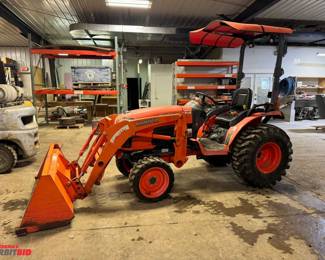  Kubota, model B3200HSD, 4WD tractor, 870 hours showing, hydro static drive, 3 pt., live PTO, ROPS bar with canopy, Kubota LA504 loader attachment with Kubota 60" bucket, 12.4-16 rear tires, 23X8.50-14 front tires,