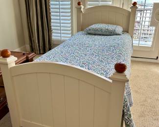 Trundle bed