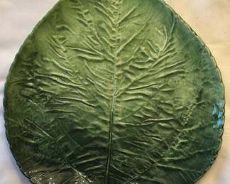 Green mulberry leaf plate made in Italy.