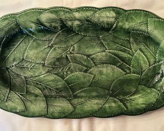 Vietri Pottery Foglia Leonardo green oval platter, made in Italy.