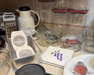 Set of 6 Food Storage Containers, Egg Slicer