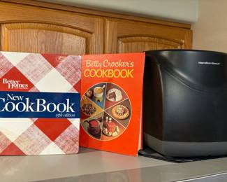 Better Homes and Gardens New Cook Book, 15th Edition, 1969 Betty Crocker's Cookbook, Hamilton Beach Black Bread Maker 
