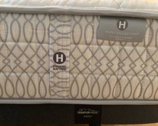 Hotel Collection Full Size Mattress, Tempur-Pedic Ergo Smart Bed Base