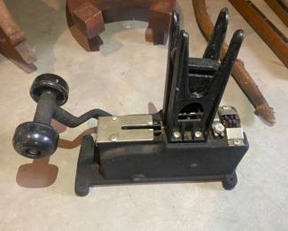 B&K FLORAL STEMMING MACHINE WITH WEIGHT 