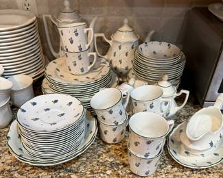 Johnson Brothers Berries Collection 