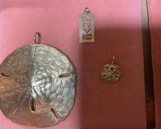 PENDANTS 