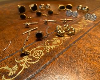 CUFFLINKS AND TIE TACKS