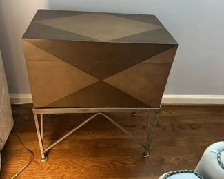 017 - Side Table (top opens) 20x12