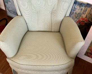 008 - Light Green Swivel Chair 30x30