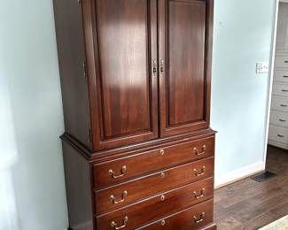 035 Link Taylor Heirloom Mahagany Armoire 39x78