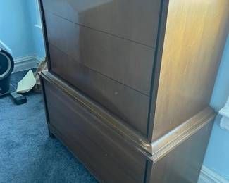 MCM 5 drawer dresser