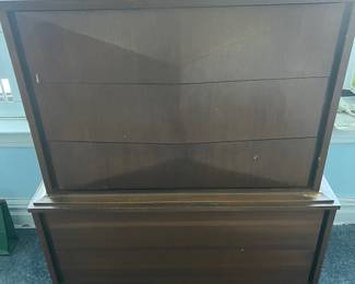 MCM 5 drawer dresser