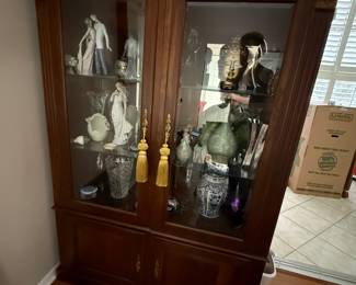 Some items in this photo are unavailable 