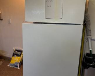 Working refrigerator/freezer.