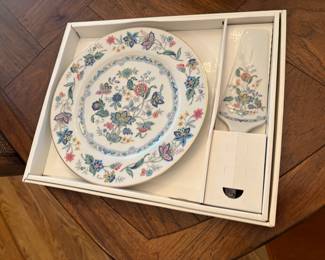 ANDREA BY SADEK CAKE SERVING SET